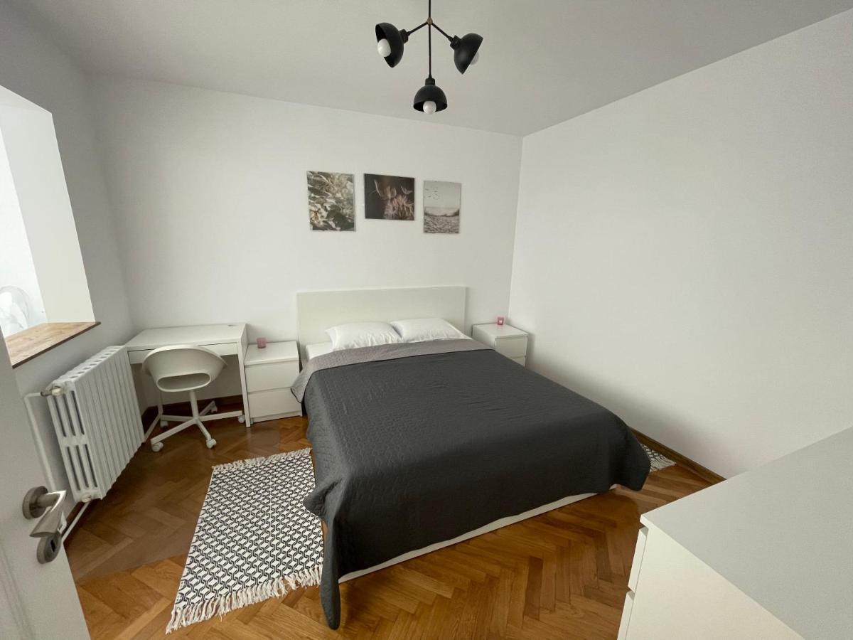 Apartament De Lux Semicentral Яш Екстериор снимка