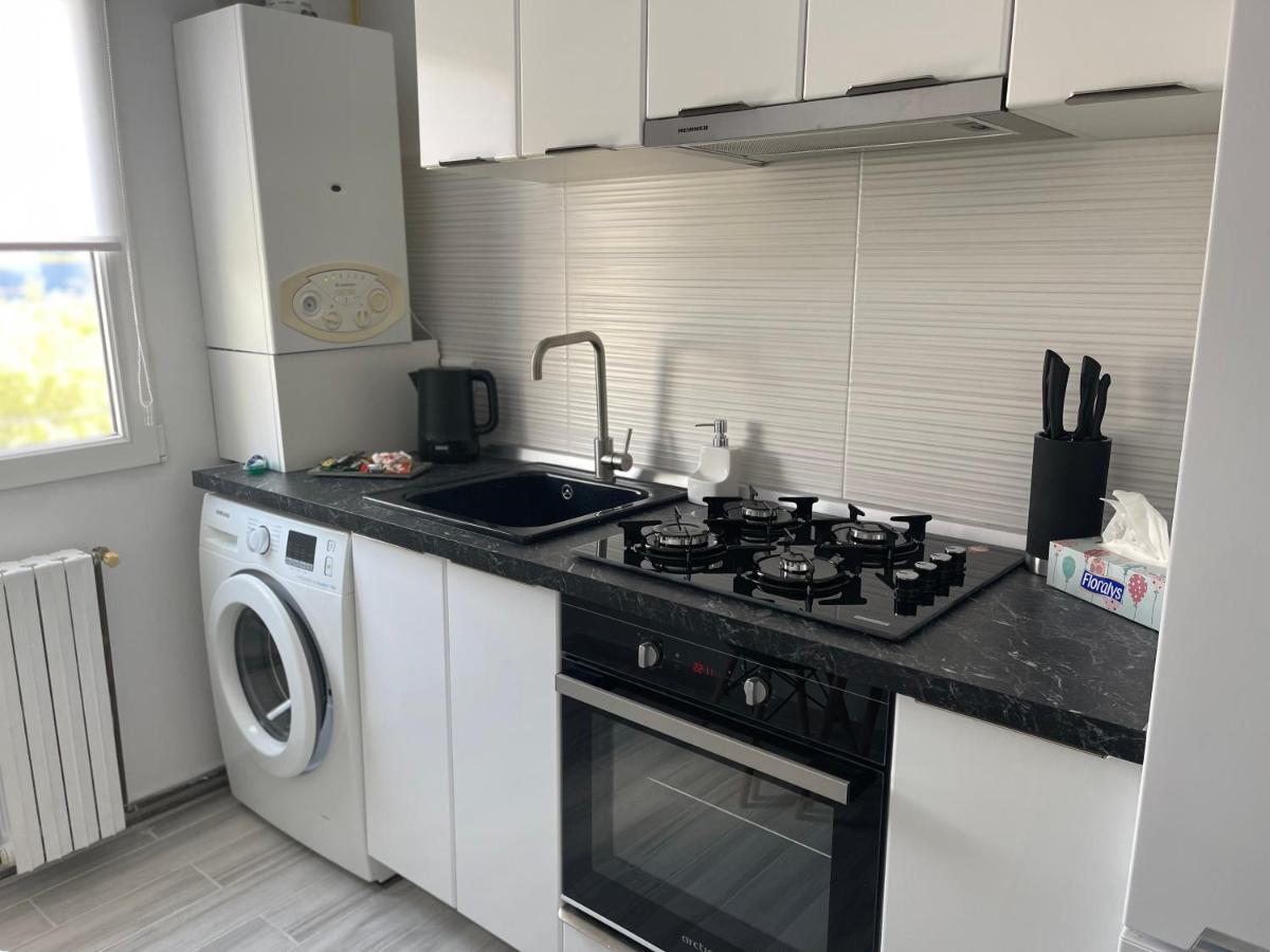 Apartament De Lux Semicentral Яш Екстериор снимка
